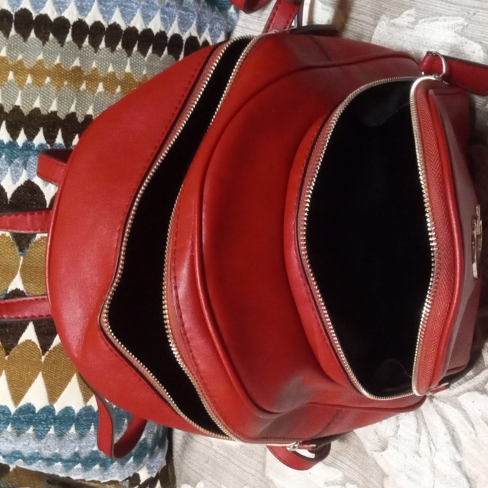 Guess Backpack - Picture 9 of 16